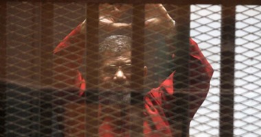 الجنايات تمنع تصوير جلسة محاكمة مرسى و24 آخرين فى اتهامهم بإهانة القضاء