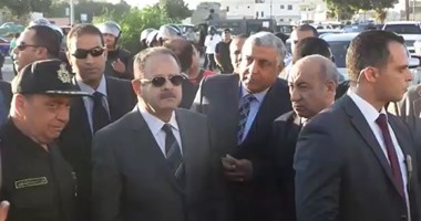 وزير الداخلية يتقدم مُشيّعى الجنازة العسكرية لشهيد الواجب بسيناء