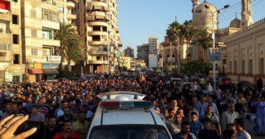 أهالى الدقهلية يودعون شهيد سيناء والجنازة تتحول لمظاهرة ضد الإخوان