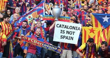 "يويفا" يغرم برشلونة 30 ألف يورو بسبب لافتات جماهيره بنهائى دورى الأبطال