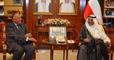 وزير الخارجية يلتقى نظيره الكويتى لبحث المستجدات الدولية والإقليمية