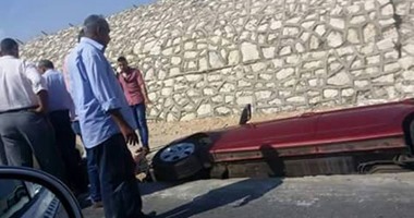إصابة 2 فى حادث انقلاب سيارة على الطريق الزراعى الشرقى بأخميم سوهاج