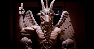 الكشف عن تمثال "الشيطان" فى ديترويت الأمريكية وسط  احتجاج أهاليها