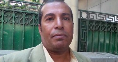 بالفيديو..مواطن لرئيس حى إمبابة:"انزل شوف الشوارع واتعلم من السيسى"