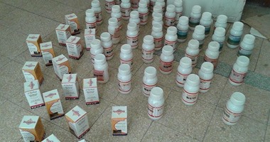 ضبط أدوية منتهية الصلاحية داخل صيدلية بسوهاج