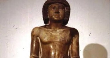 "الآثار":  تمثال "سخا  كا" خرج من مصر فى القرن الـ19 والخارجية تسعى لعودته