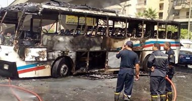 حريق هائل بأتوبيس نقل عام أسفل كوبرى أكتوبر أمام نادى السكة بمدينة نصر
