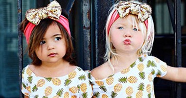 بالصور.. أيقونة الموضة على "إنستجرام" طفلتان عمرهما سنتان