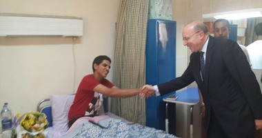 وزير الصحة يزور مصابى القوات المسلحة والشرطة بأحد المستشفيات العسكرية