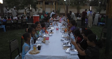 بالصور.. الجمعية الشرعية بالوادى الجديد تنظم حفل إفطار جماعى للأيتام