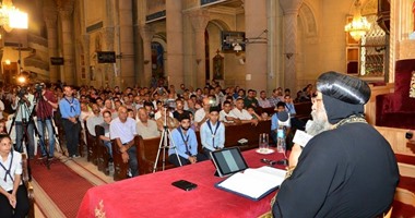 البابا تواضروس يلتقى خدام وكهنة قطاع غرب الاسكندرية