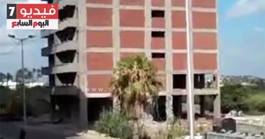 بالفيديو.. انهيار عقار مخالف من 6 طوابق بعد دك أعمدته بالإسكندرية