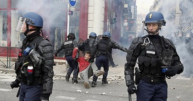 الشرطة الفرنسية تسرق "بطاطين" اللاجئين لإجبارهم على ترك الشوارع