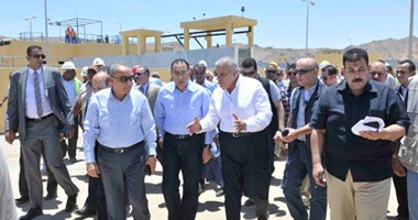 محلب ينتهى من تفقد مشروع المليون فدان بالمنيا