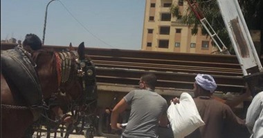 صحافة المواطن: قارئ يستغيث من فتح مزلقان سمالوط تزامنا مع مرور القطارات
