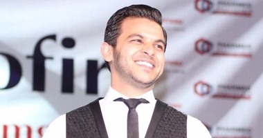 محمد رشاد يهدى شهداء الوطن أغنية "تحيا مصر"