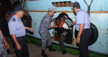 بالصور.. القوات البحرية تحبط محاولة هجرة غير شرعية لـ 179 فردا عبر الإسكندرية