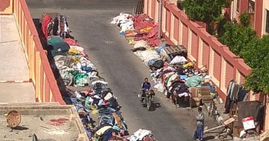صحافة المواطن.. تحول سور حديقة مدرستين ببورسعيد إلى سوق للملابس المستعملة