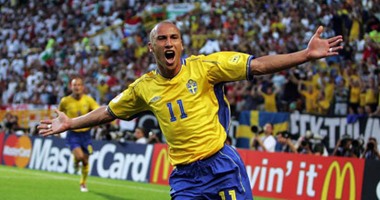 بالفيديو.. لارسون "الابن" يحاكى هدف والده الشهير بـ"يورو 2004"