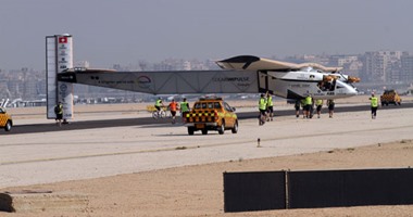 قائد الطائرة "سولار إمبالس 2": الهبوط بمطار القاهرة كان مصدر سعادة كبيرة