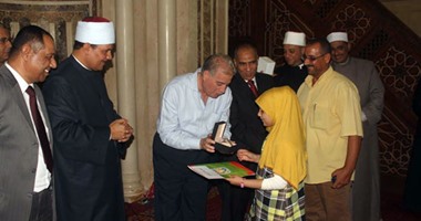 محافظ جنوب سيناء يكرم حفظة القرآن فى "ليلة القدر"