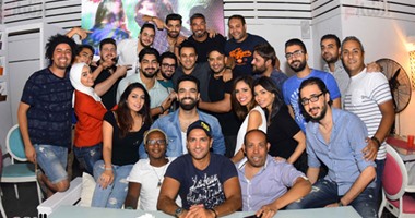 بالصور: هيثم نبيل يحتفل بصدور البوم "مرحلة جديدة" مع أصدقائه
