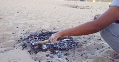 بالفيديو.. القرص السيناوى أشهر رغيف عيش شعبى فى مصر.. الرمال الساخنة أداة صناعته الشاقة.. أحد أهالى سيناء: "اللبة" تقليد بدوى متوارث تحول لتقاليع شبابية ورفاهية 