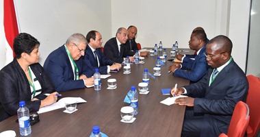 السيسى يلتقى رئيس توجو ويتلقى دعوته لحضور قمة استثنائية للرؤساء الأفارقة