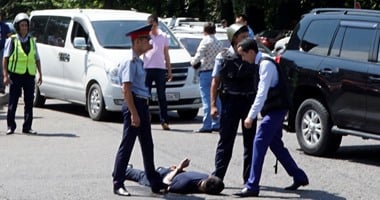 آلاف المتظاهرين يحاولون اقتحام مقر إقامة رئيس كازاخستان فى ألما آتا