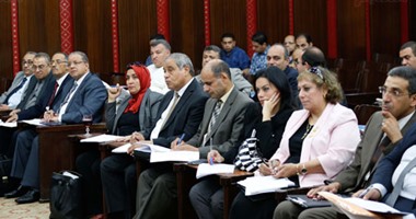 بالصور.. وكيل لجنة الخطة: "الناس مش لاقية تاكل.. وفرض ضريبة القيمة المضافة جريمة"