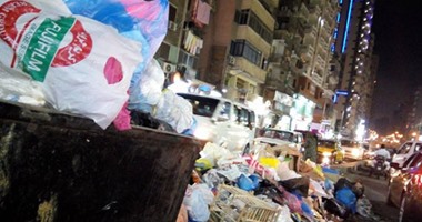 انتشار تلال القمامة بكثافة فى حى المنتزه بالإسكندرية