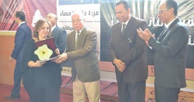 تكريم محمد سليمان وشاهندة مقلد وسكينة السادات بمعرض شبين الكوم