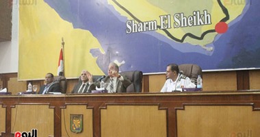 بالصور.. محافظ جنوب سيناء يترأس اجتماع المجلس التنفيذى ويكرم مراكز الشباب