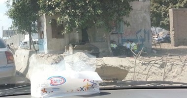 صحافة المواطن: رجال المرور يتقاعسون عن تيسير أزمة مرورية بـ"طريق إسكندرية"