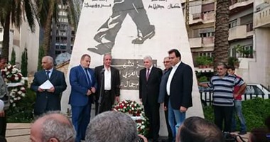 "صباحى"يضع إكليل زهور على تمثال جمال عبد الناصر ببيروت