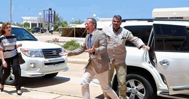 أنباء عن تصدير النفط الليبى عبر "رأس لانوف" عقب لقاء كوبلر بالجضران