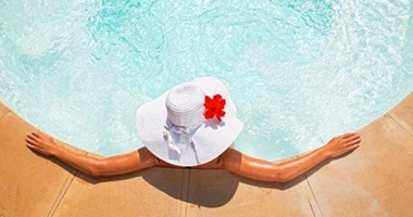 5 نصائح لحماية بشرتك من أضرار الشمس أثناء رحلتك على الشاطئ