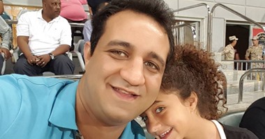 أحمد مرتضى منصور ينشر صورته بصحبة ابنته داخل استاد برج العرب اليوم السابع