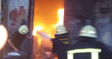 10 سيارات إطفاء لمحاولة إخماد حريق هائل فى مخزن شركة موبيليا بأكتوبر