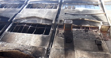 10 سيارات إطفاء تسيطر على حريق مصنع زيوت أكتوبر