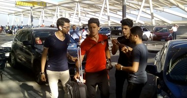 بالصور.. بعثة الأهلى تصل مطار القاهرة استعدادا للسفر إلى المغرب