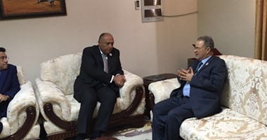 وزير الخارجية يبحث مع نظيره اليمنى تقديم تسهيلات دخول اليمنيين لمصر