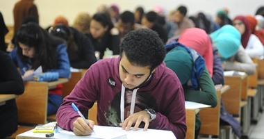 طلاب الثانوية العامة دور ثانى يؤدون اليوم امتحان اللغة الأجنبية الأولى