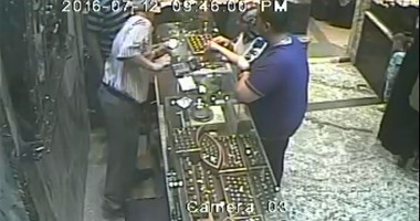 سرقة محل مجوهرات بكوم حماده من قبل 3 أشخاص