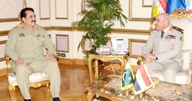 وزير الدفاع ورئيس الأركان يلتقيان رئيس هيئة القوات البرية الباكستانية