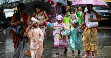 بالصور.. مصرع 7 أشخاص وتشريد مليون بسبب فيضانات شمال شرق الهند
