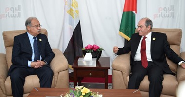 رئيس الوزراء يبحث مع نظيره الأردنى ضخ المزيد من الاستثمارات المشتركة