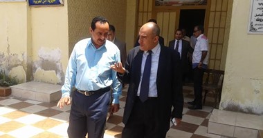 رئيس مدينة المحلة يجتمع بمدير بنك التنمية الصناعية لإشراكه فى "مشروعك"