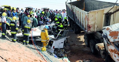 مصرع سبعة أشخاص في حادث اصطدام حافلة بشاحنة في دبي
