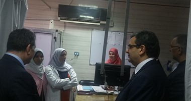 رئيس جامعة بنها يفتتح مبنى جديدا بمستشفى الجامعة ويستمع لشكاوى المرضى